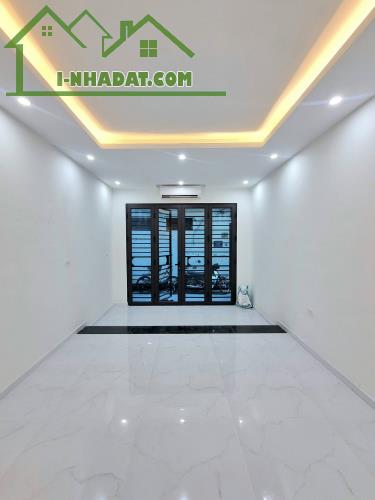 BÁN NHÀ QUỲNH LÔI, HAI BÀ TRƯNG, NHÀ ĐẸP VỀ Ở NGAY, CHỦ THIỆN CHÍ, XUNG QUANH TIỆN ÍCH BẠT