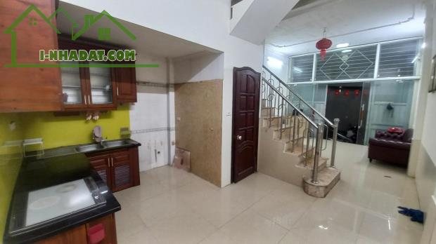 BÁN GẤP NHÀ TT CẦU GIẤY FULL NỘI THẤT, DIỆN TÍCH 45M X 4 TẦNG, MT 4,5M, GIÁ 8,x TỶ