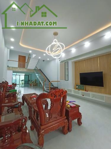 Bán nhà Nguyễn Thị Thập Quận 7, 4 lầu 143  m2 .
5x29 , 5PN chỉ 16,5 tỷ - 3