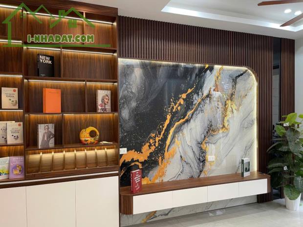 Bán nhà Phạm Văn Đồng, 45m2, phân lô, ô tô tránh, nội thất chủ tặng,  nhỉnh 8tỷ. - 2
