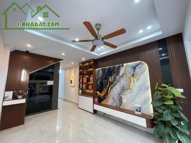 Bán nhà Phạm Văn Đồng, 45m2, phân lô, ô tô tránh, nội thất chủ tặng,  nhỉnh 8tỷ. - 1