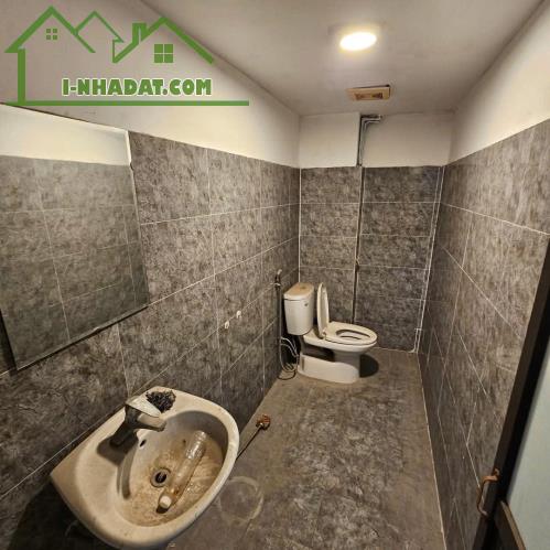 💥💥💥 ĐẦU TƯ GIỮ TIỀN - NHÀ MẶT PHỐ TRƯỜNG CHINH - ĐỐNG ĐA - MẶT TIỀN KHỦNG - Ô TÔ TRÁNH