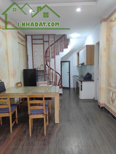 BÁN NHÀ ĐÔNG DƯ GIA LÂM HÀ NỘI ÔTÔ ĐỖ CỔNG DT 33M GIÁ 3.95 TỶ CÓ TL LH 0988009316 XEM NHÀ