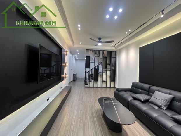 Nhà Ngọc Lâm, về ở ngay, full nội thất, giá siêu đẹp, nhỉnh 7 tỷ