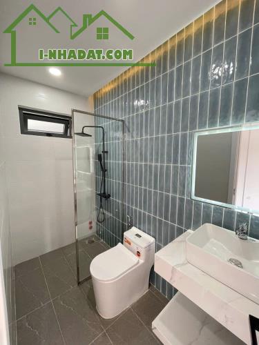 Nhà 3 tầng phong cách Tân Cổ Điển Khu TĐC Đất Lành.
 Dt 58m2 ngang 4m. Dt sàn: 151,1m2 - 2