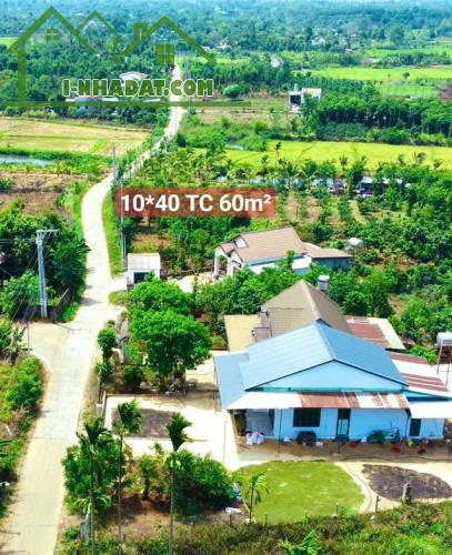 Ea Hu-Cư Kuin- Đắk Lắk dt 10*40m sẵn 60m2 TC đường bê tông rộng 8m kdc giàu có đủ tiện