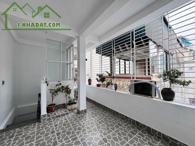 NGỌC HÀ 30M2 x Mặt tiền 5.5M - Ngõ thẳng tắp, cách mặt phố 50M, gần Lăng Bác. An ninh tốt. - 2