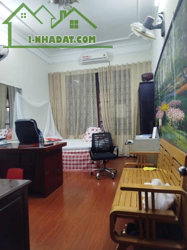 BÁN NHÀ NGUYỄN VĂN CỪ, LONG BIÊN, SIÊU HIẾM, Ô TÔ VÀO SÂN, CÁCH HỒ GƯƠM 15 PHÚT DI CHUYỂN, - 1