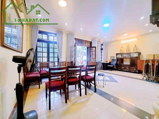 Bán nhà Văn Cao, Ba Đình 90m2, mặt tiền 6m vỉa hè ô tô 2 thoáng .5 tỷ gần Hồ Tây - 1