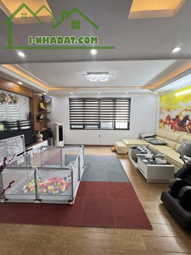 CỰC HIẾM THÔNG SỐ VÀNG, PHỐ ÁI MỘ 41m2 X 6 TẦNG, THANG MÁY, DÂN XÂY ĐỦ NỘI THẤT, Ở NGAY