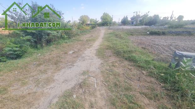 Chỉ 1.05 tỷ 881m2 đất ONT Hẻm Đinh Bộ Lĩnh, Thị xã LaGi giá ngộp sổ riêng - 1