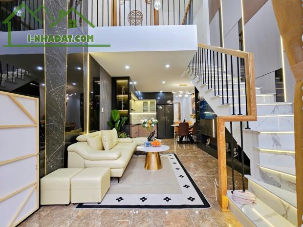 Siêu phẩm nhà 2 tầng Tôn Đản chỉ nhỉnh 2 tỷ