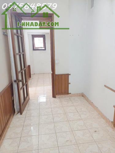 Bán căn hộ tập thể ngõ Thịnh Hào 120m 3 ngủ Ở sướng giá mềm