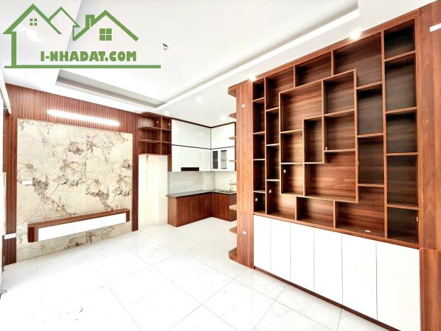 NHÀ MỚI TINH CỰ KHỐI – 5 TẦNG FULL ĐỒ – 3 NGỦ RỘNG – 30M² – 4.75 TỶ!