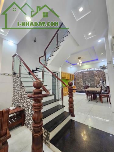 Bán nhà mới 4 tầng, 6pn, HXH, Hà Huy Giáp, Quận 12, chỉ 5.3 tỷ - 2