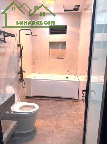 💕💕💕CHỦ NHỜ BÁN NHÀ ĐÀM QUANG TRUNG- 30m2- 5 Tầng- 5x Tỷ- NHÀ MỚI KÍNH KOONG- Ô TÔ ĐỖ CỔ - 2