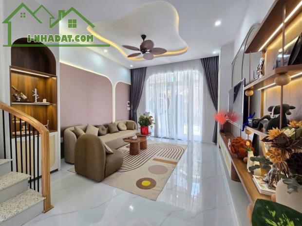 Nhà 4 tầng kiệt oto Châu Thị Vĩnh Tế. Dòng tiền 50tr/tháng . Diện tích : 87,5m - 1