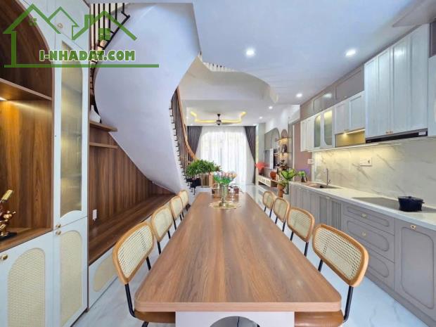 Nhà 4 tầng kiệt oto Châu Thị Vĩnh Tế. Dòng tiền 50tr/tháng . Diện tích : 87,5m - 2