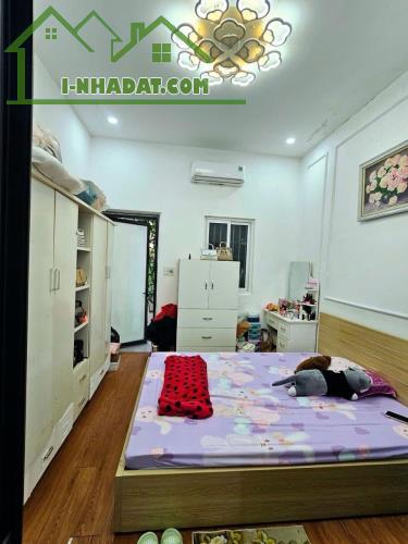 Bán Gấp- Gần Phố  - Thông Phong -Đống Đa - Dt: 23m2/4tầng//3,4mMT*nhỉnh 4tỷ - 2