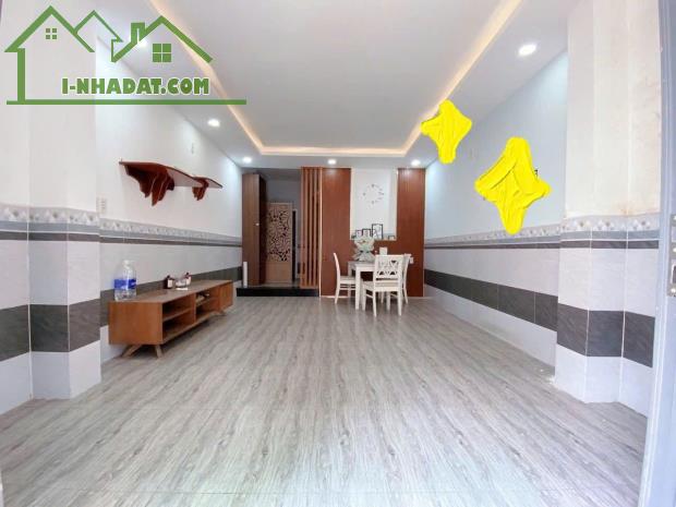 GẦN CÔNG VIÊN LÀNG HOA - GÒ VẤP - GIÁ 4.2 Tỷ