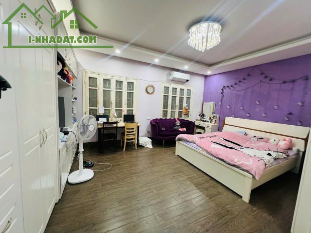 BÁN NHÀ 5 TẦNG PHỐ ĐỘI CẤN, 42M GIÁ NHỈNH 8 TỶ, AN SINH TUYỆT VỜI