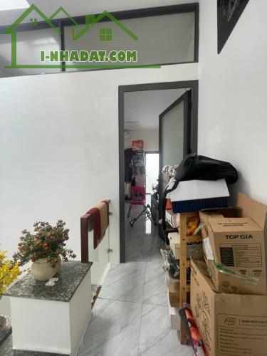 Cần Bán Nhà 🏘️ Kênh Tân Hoá - Tân Phú ♦️ 37m2 chỉ 4tỷ♦️ 30m ra mặt tiền đường , hẻm sạch - 3
