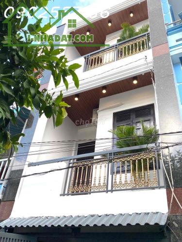 Bán nhà 2 tầng tại Quận 4 - 2PN, 1WC, pháp lý đầy đủ, giá chỉ 1,7 tỷ