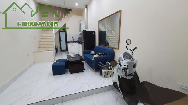 KIM MÃ - NHÀ ĐẸP Ở LUÔN - GẦN PHỐ - NGÕ NÔNG - GIÁ HỢP LÍ - 30M² NHỈNH 5 TỈ