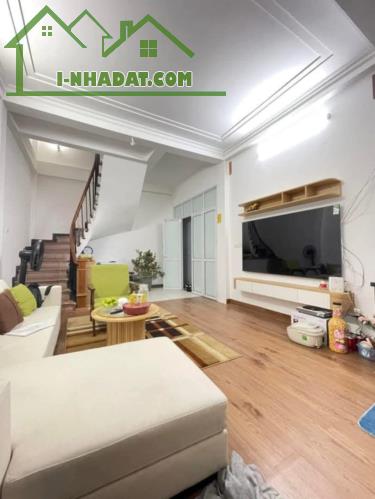 HAI BÀ TRƯNG 31m2_4TẦNG_5m MẶT TIỀN full NỘI THẤT _GIÁ 5,6 TỶ.