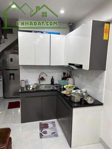 5 m2 ra ô tô tránh  -  bán đất 30m2 - tặng nhà 2 tầng full nội thất - 2