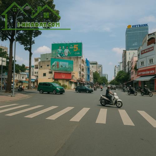 Nhà đẹp CMT8, hẻm xe hơi 35m,  1 trệt 3 lầu, chỉ 5.x tỷ