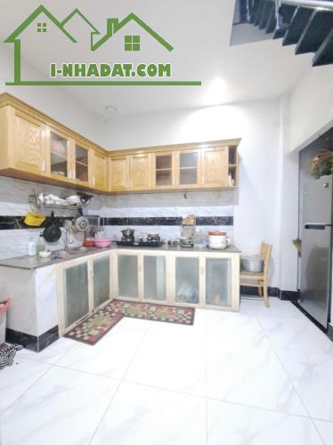 Bán nhà 2 Tầng Đông Hòa,SHR,đường xe hơi phà phà,giá cực kì rẻ - 4