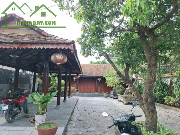 Bán nhà cổ GỖ ĐẲNG CẤP gần ĐHQG TPHCM,ngang KHỦNG 13m,LÔ GÓC - 1