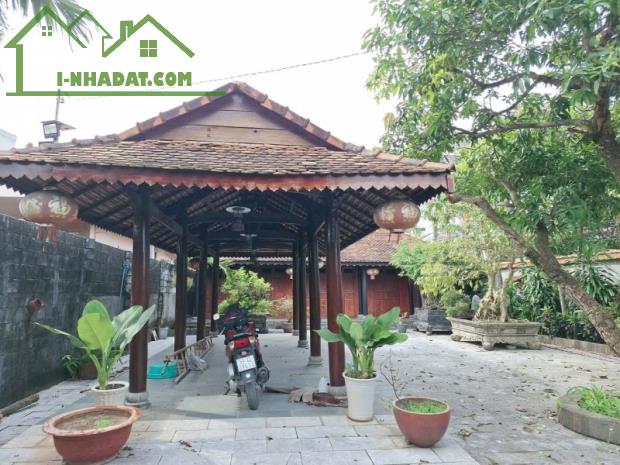 Bán nhà cổ GỖ ĐẲNG CẤP gần ĐHQG TPHCM,ngang KHỦNG 13m,LÔ GÓC - 4