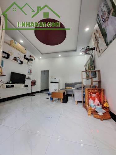 Bán nhà 2 Tầng Đông Hòa,SHR,đường xe hơi phà phà,giá cực kì rẻ - 1