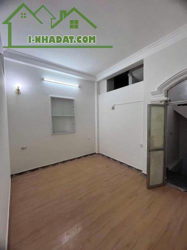 BÁN GẤP NHÀ KHƯƠNG TRUNG 40m2 x4 TẦNG - NGÕ Ô TÔ - GIÁ HƠN 7 TỶ - 3