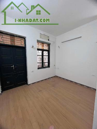 BÁN GẤP NHÀ KHƯƠNG TRUNG 40m2 x4 TẦNG - NGÕ Ô TÔ - GIÁ HƠN 7 TỶ - 4