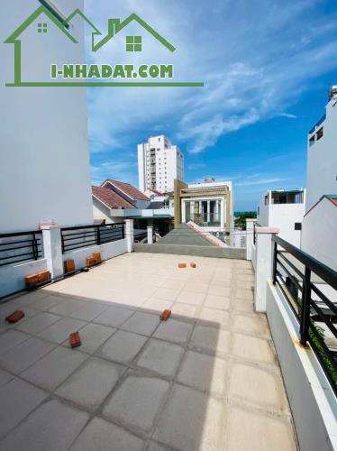 Bán nhà 4 tầng vị trí đẹp đường oto,thông  Đi bộ ra biển Hòn Chồng 3 phút - 5