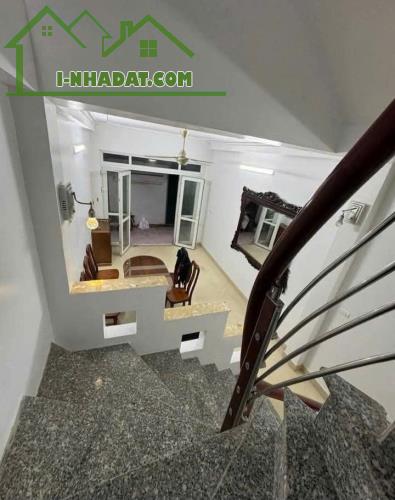 🗼LÔ GÓC KIM NGƯU 6,3 TỶ/29M2/32 M2 T2/4 TẦNG - NGÕ THÔNG - SỔ ĐẸP - BA GÁC TRÁNH.