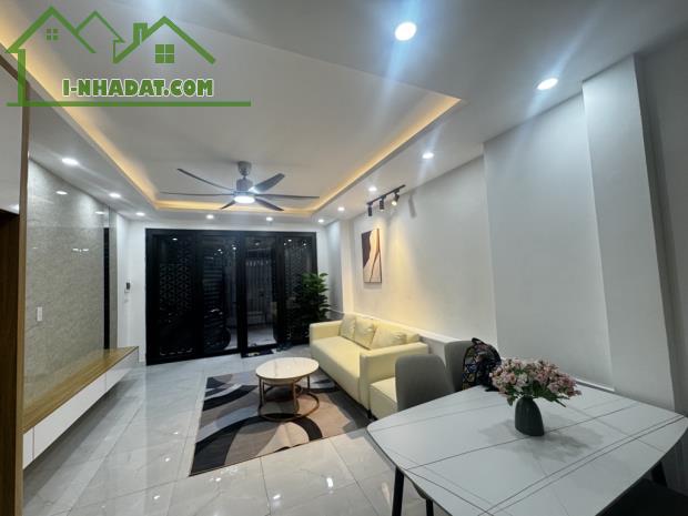 NHÀ MỚI - NGÕ THÔNG - GẦN CẦU CHƯƠNG DƯƠNG - BỒ ĐỀ – LONG BIÊN 9,x tỷ