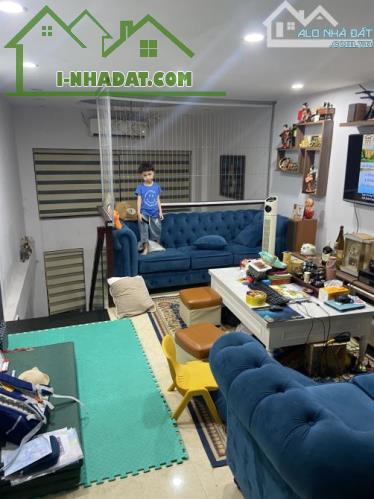Bán nhà phân lô quân đội Ngọc Thụy, Long Biên diện tích 35 X 5 T, ô tô đầu ngõ, 5.4 tỷ