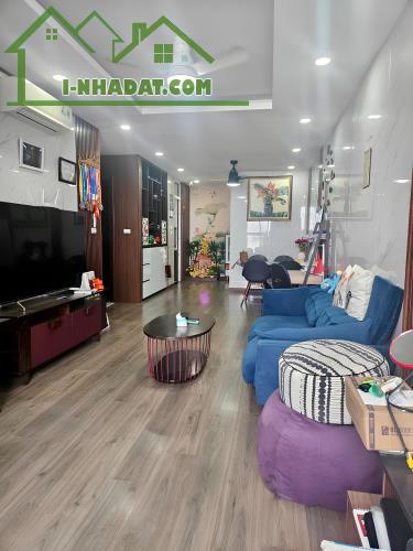 (Tin thật 100%) CH lô góc 102m2 x 3PN tại A10-A14 Nam Trung Yên - BC Đông Nam - Nội thất