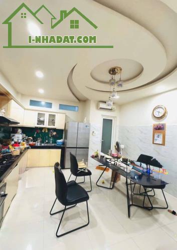 Xe hơi ngủ nhà, DT ( 4.5x18), 4 tầng BTCT, 6WC, Phường 13, Bình Thạnh - 3
