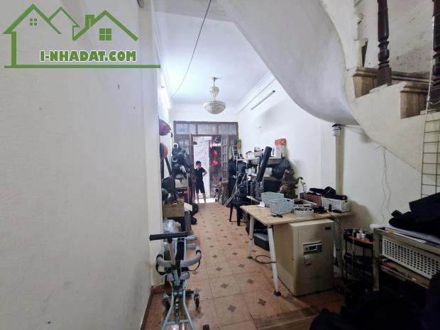 HIẾM – NHÀ DÂN XÂY – Ô TÔ ĐỖ CỬA – CHỈ 10M RA PHỐ – TRUNG TÂM ĐỐNG ĐA – GIÁ 5 TỶ - 3