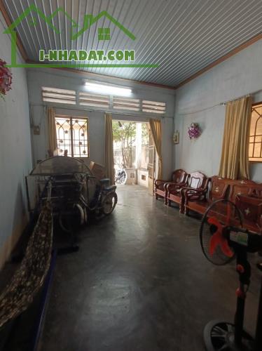 BÁN ĐẤT TẶNG NHÀ CẤP 4 SIÊU RỘNG CHỈ HƠN 50TR/M2 - NGAY TẠI NGÃ TƯ BÌNH THÁI KHÔNG DÍNH - 2