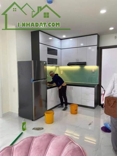 Bán căn góc 2PN 65m2 Full nội thất, Tầng cao view đẹp tại Lavida Plus ngay Phú Mỹ Hưng