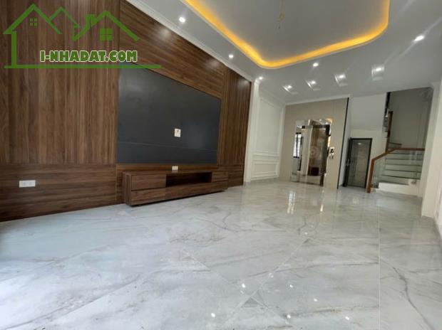 Bán nhà Kim Quan Việt Hưng 40m 6t mt 4m 7.6 tỷ ngõ thông nông rộng 30m ô tô tránh - 1