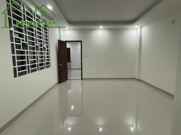 Cho thuê nhà 299 Lê Văn Lương ,Quận 7 dt 6x30m trệt, 3 lầu - 1