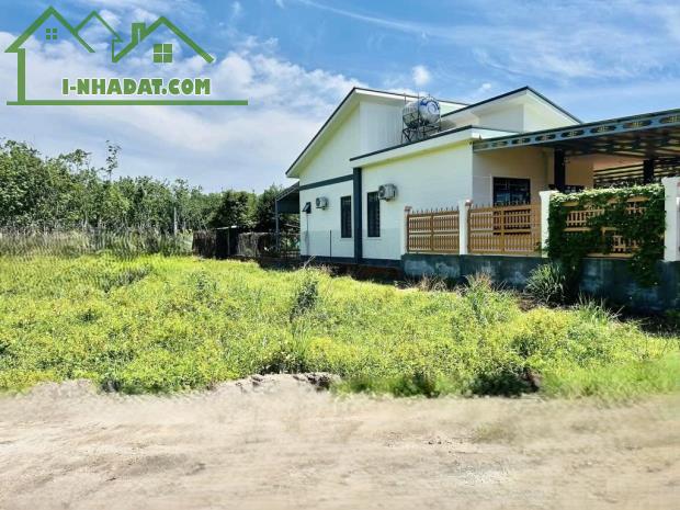 BÁN GẤP 700M2 ĐẤT MẶT TIỀN THỔ CƯ QL14 NGAY CHỢ THỊ XÃ, DÂN ĐÔNG 970TR - 1