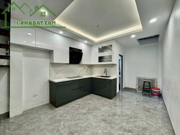 Bán Nhà Phố Trạm Long Biên 42m2 Dân Xây 4T Ô Tô Đỗ Cạnh Nhà, Cạnh Aeon Long Biên 8.x Tỷ - 1